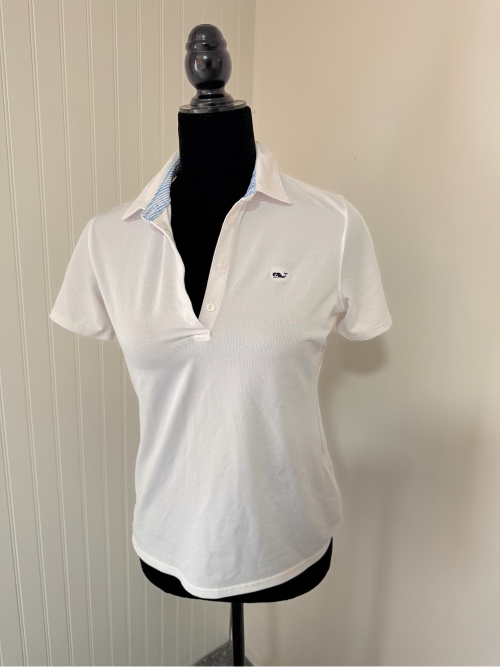 Vineyard Vines White Short-Sleeve Button-Down Polo with Whale Logo